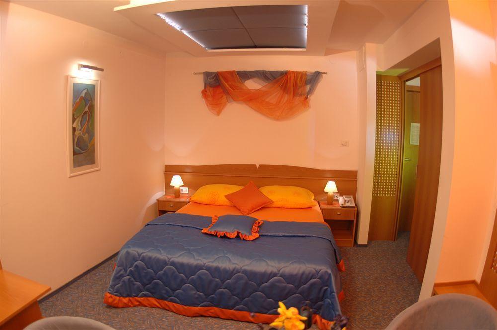 Hotel Bellevue كراني المظهر الخارجي الصورة