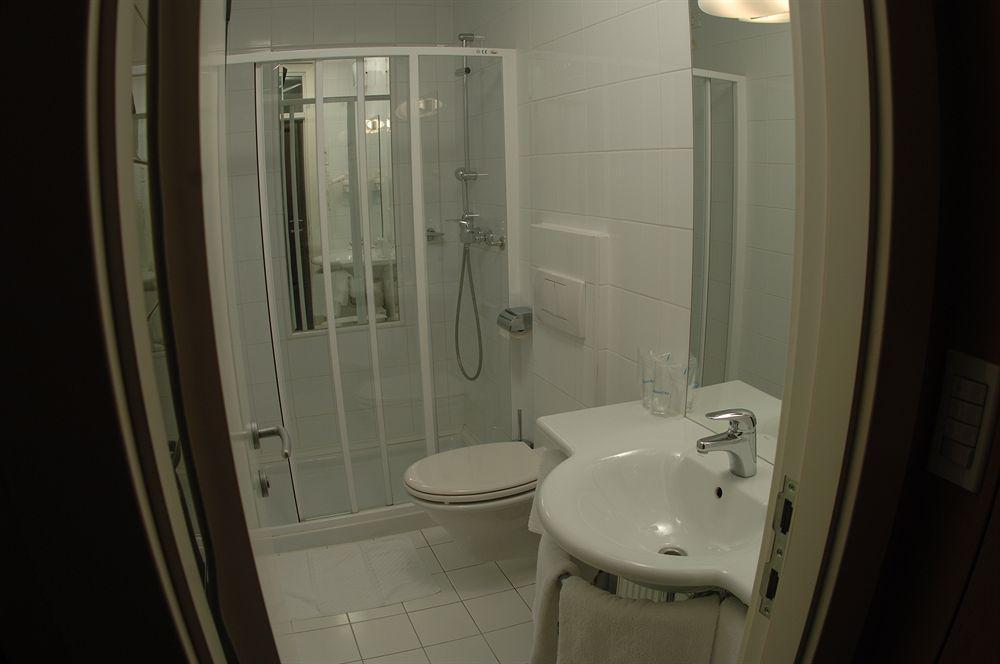 Hotel Bellevue كراني المظهر الخارجي الصورة