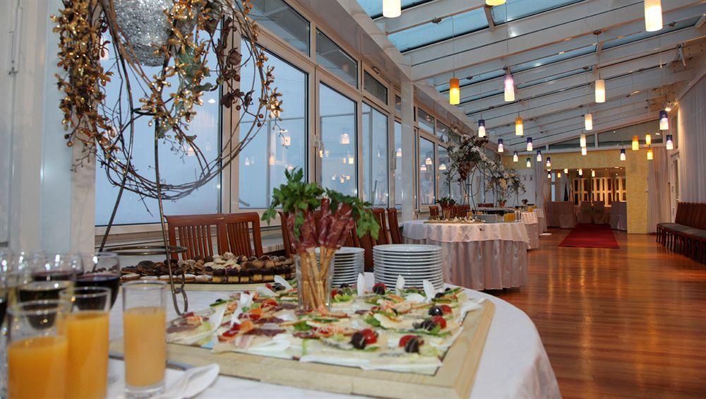 Hotel Bellevue كراني المظهر الخارجي الصورة