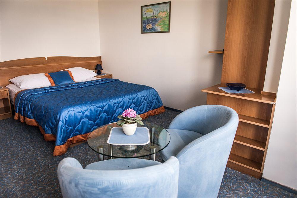 Hotel Bellevue كراني المظهر الخارجي الصورة